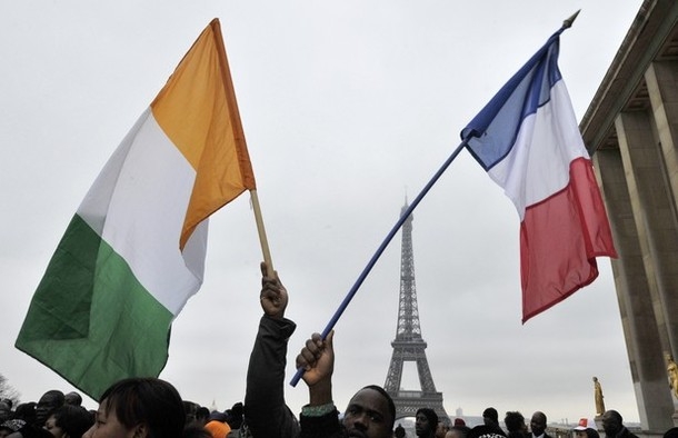 Manifestations: La France remerciée ou critiquée lors de manif pro-Gbago et pro-Ouattara
